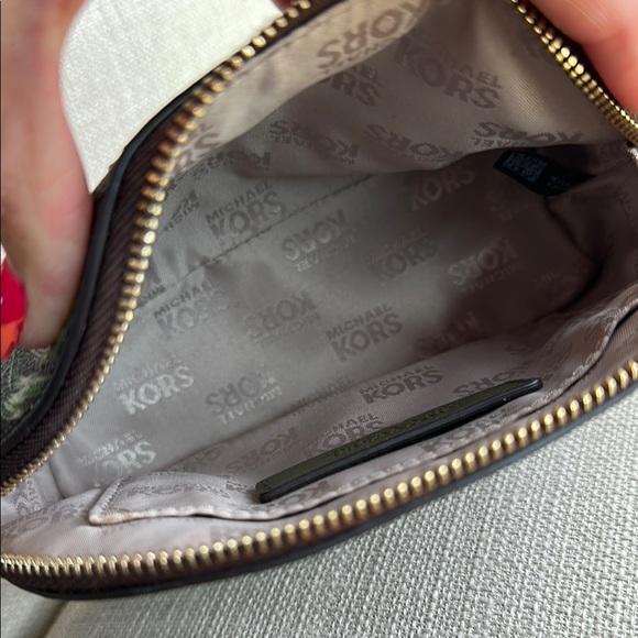 🌿NWOT🌿 Michael Kors Leaf Print Cosmetic Bag - Picture 7 of 8